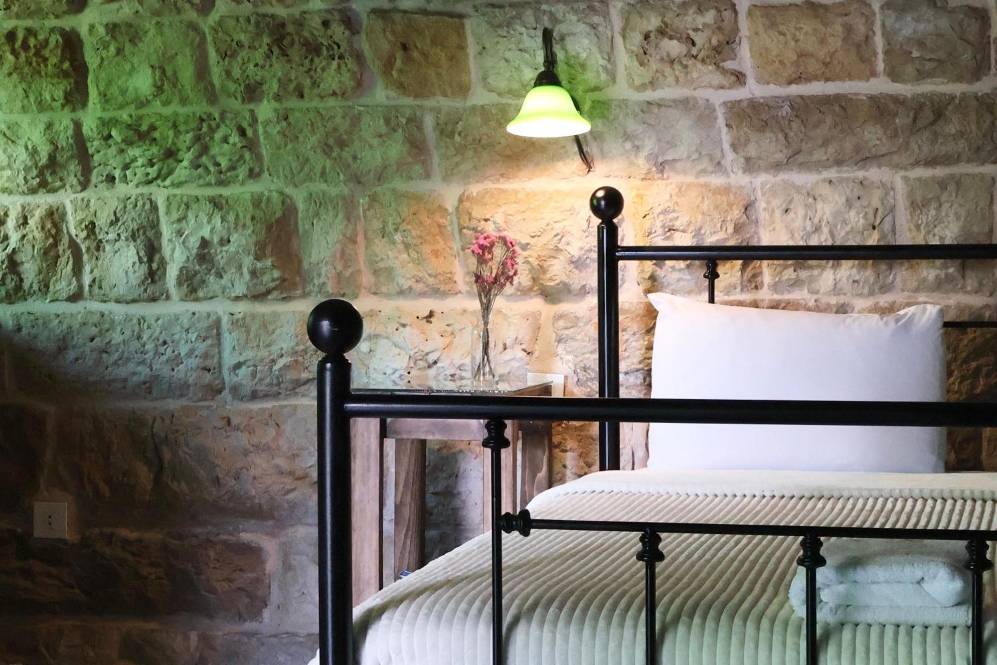 Hotel Stone Cellars à Douma Extérieur photo