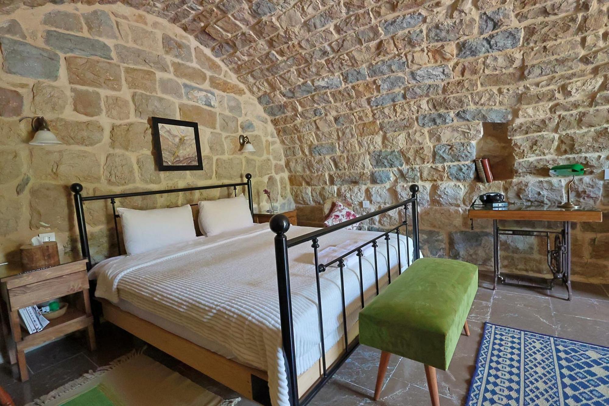 Hotel Stone Cellars à Douma Extérieur photo