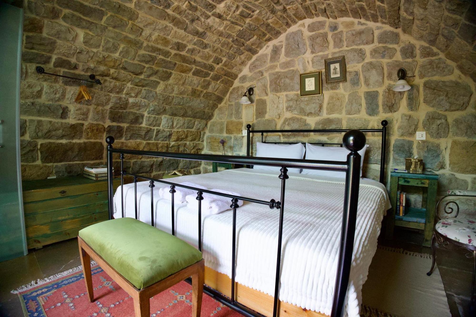 Hotel Stone Cellars à Douma Extérieur photo