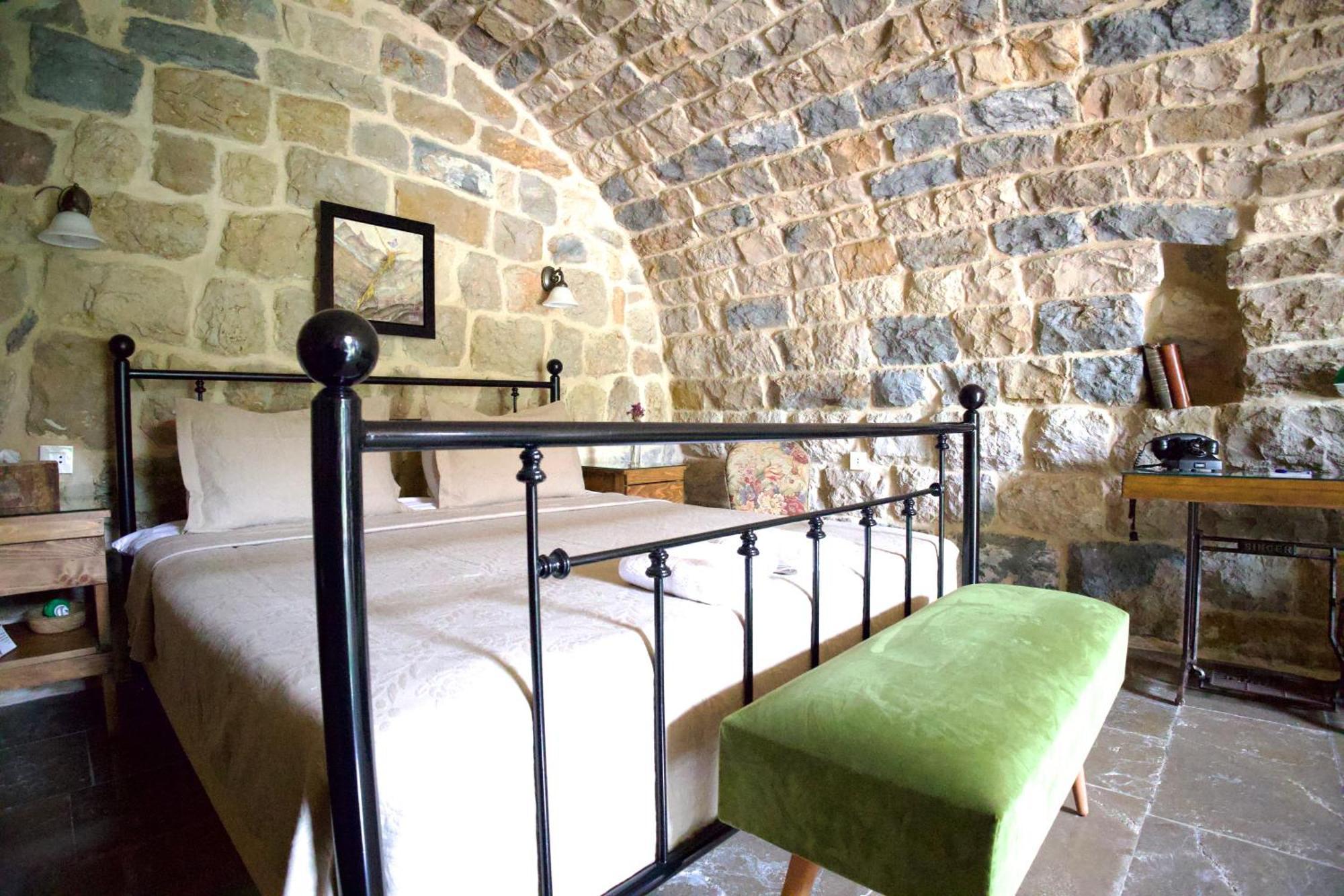 Hotel Stone Cellars à Douma Extérieur photo