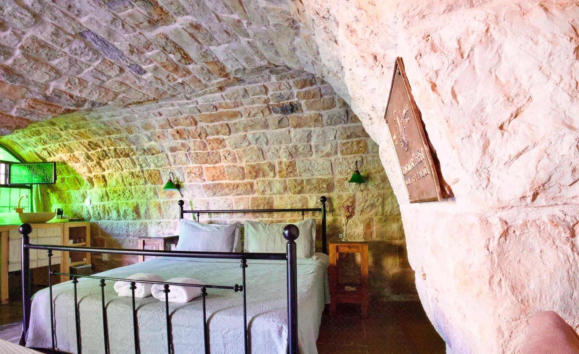 Hotel Stone Cellars à Douma Extérieur photo
